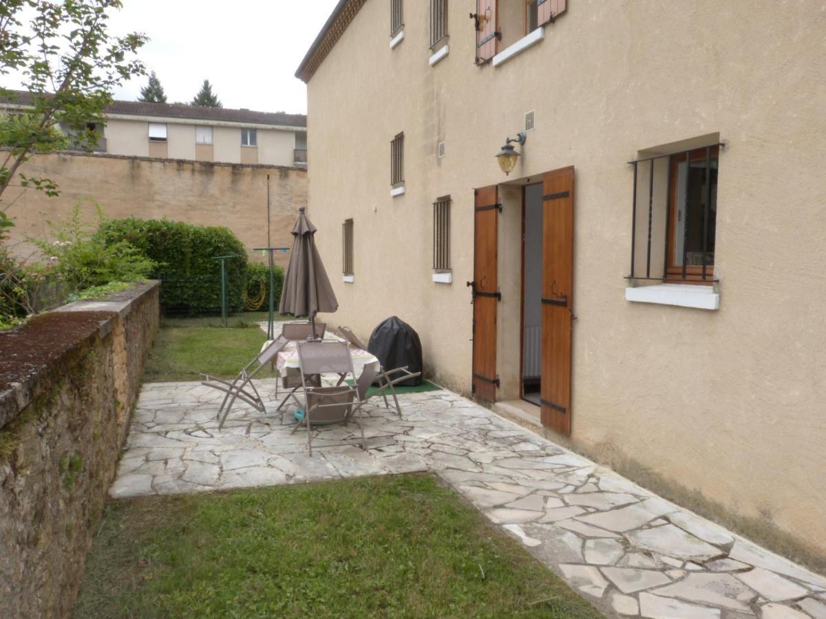 Logement Spacieux Rez-De-Chaussee, Jardin, Stationnement Devant, A 5 Minutes A Pied Du Centre De Sarlat Villa Bagian luar foto
